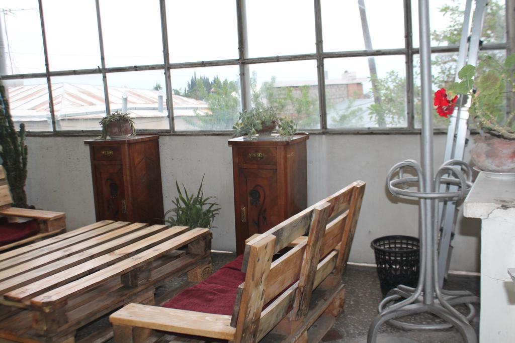 Tlt Guest House Telavi Exterior foto