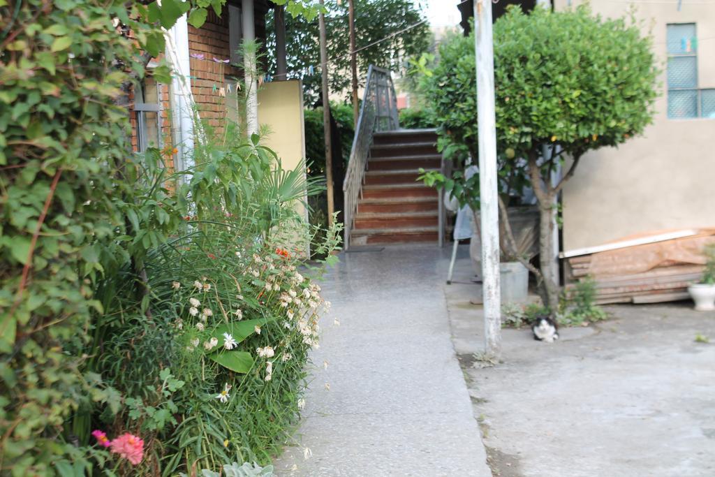 Tlt Guest House Telavi Exterior foto